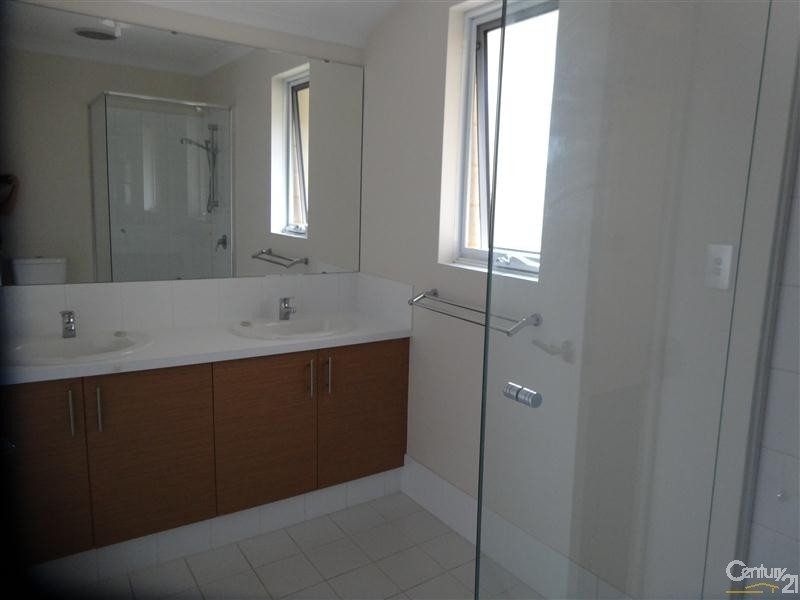 2 Cheney Loop, Secret Harbour WA 6173
