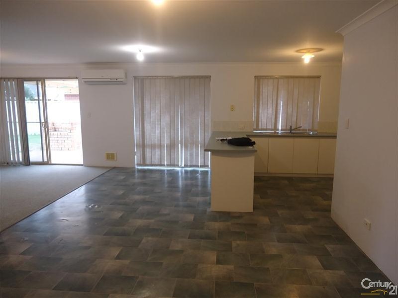 82 Chelmsford Avenue, Port Kennedy WA 6172