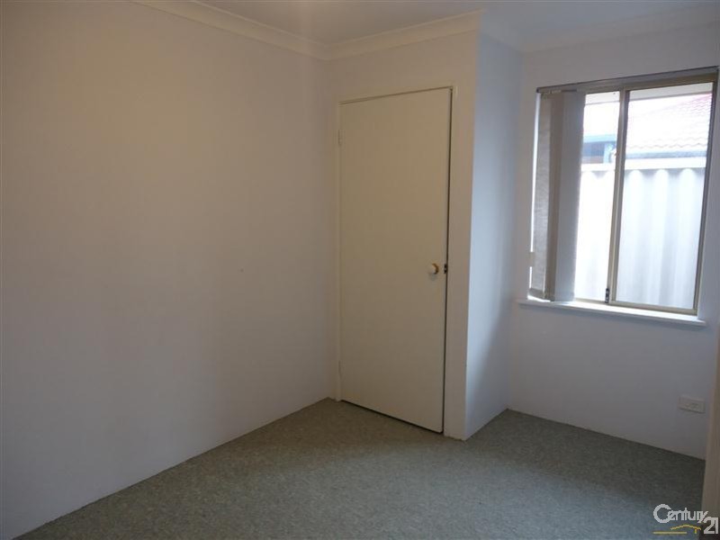 82 Chelmsford Avenue, Port Kennedy WA 6172