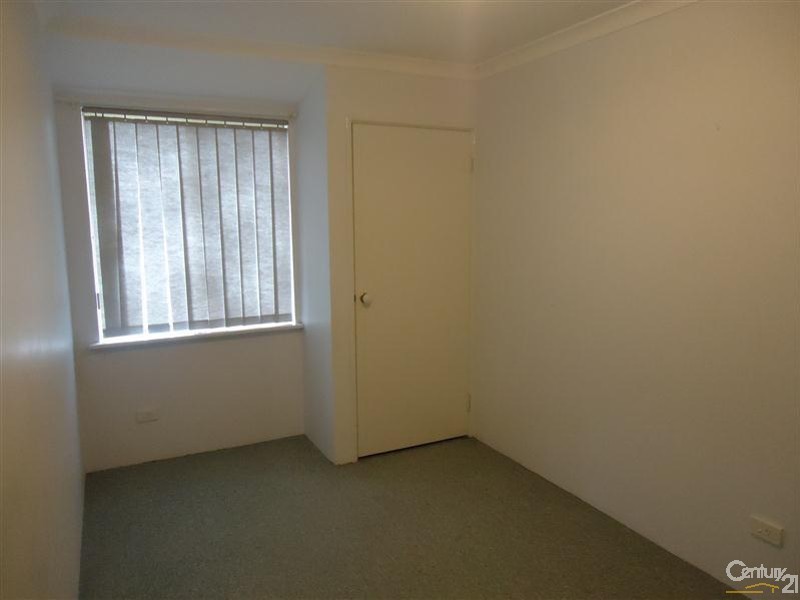 82 Chelmsford Avenue, Port Kennedy WA 6172