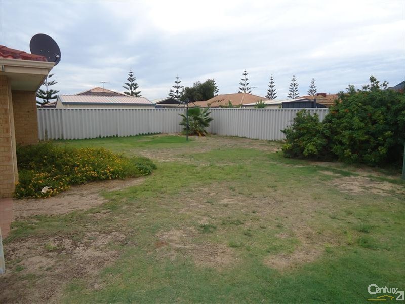 82 Chelmsford Avenue, Port Kennedy WA 6172