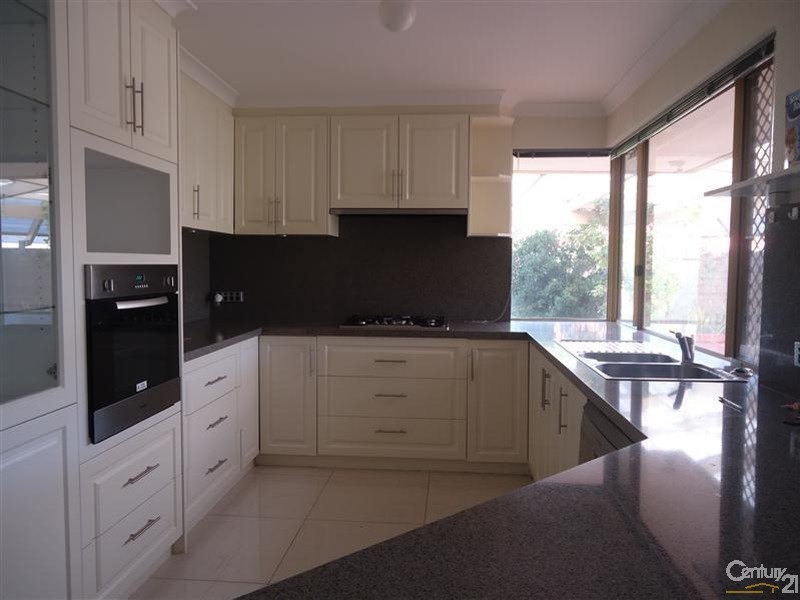 7 Mildura Place, Rockingham WA 6168