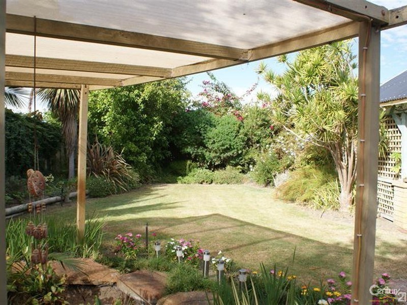 2 Collie Close, Rockingham WA 6168