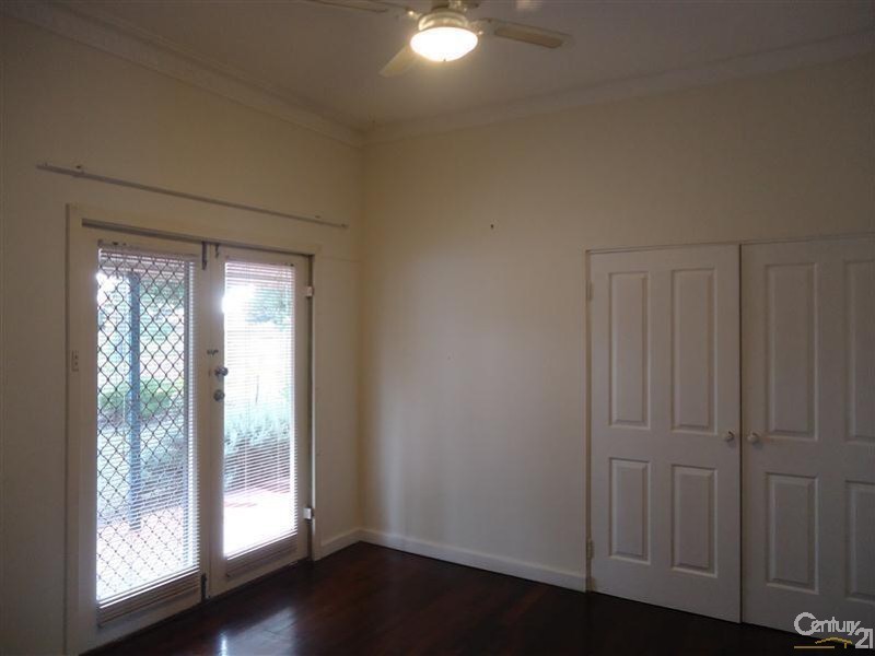 210 Safety Bay Road, Safety Bay WA 6169