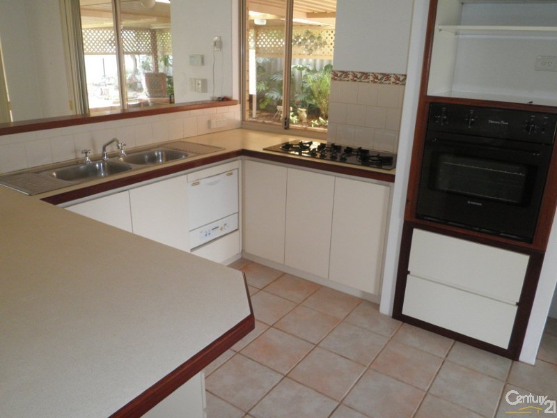 15  Montelimar Elbow, Port Kennedy WA 6172