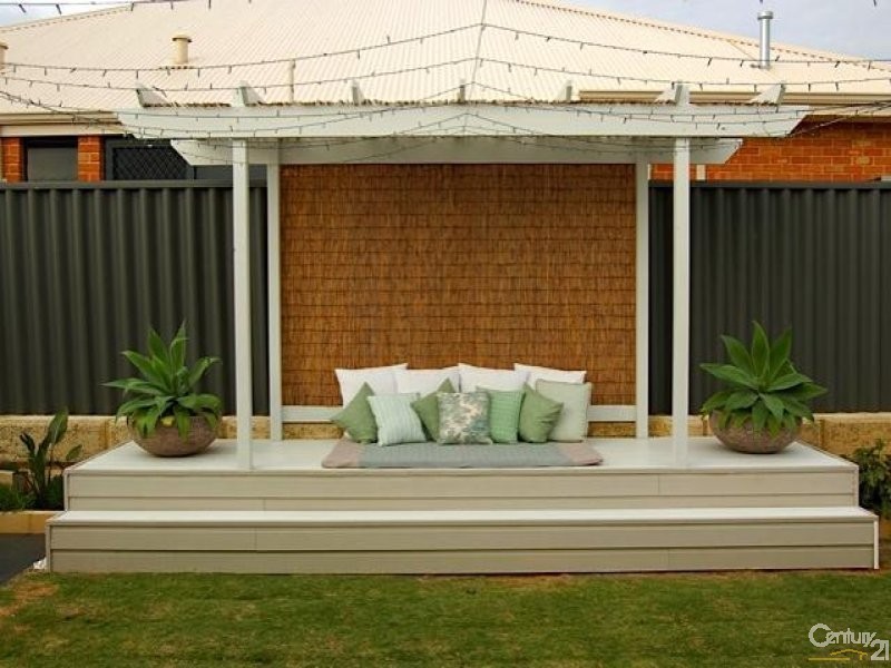 24 Salton Street, Secret Harbour WA 6173