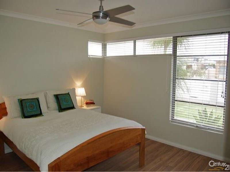 24 Salton Street, Secret Harbour WA 6173