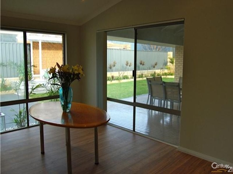 24 Salton Street, Secret Harbour WA 6173