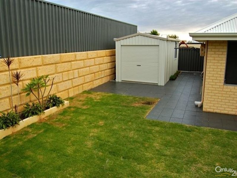 24 Salton Street, Secret Harbour WA 6173