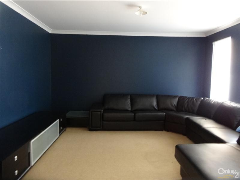 1 Whitemoss Turn, Waikiki WA 6169