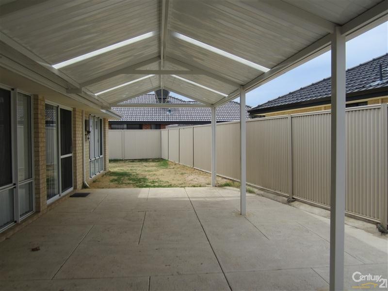 1 Whitemoss Turn, Waikiki WA 6169