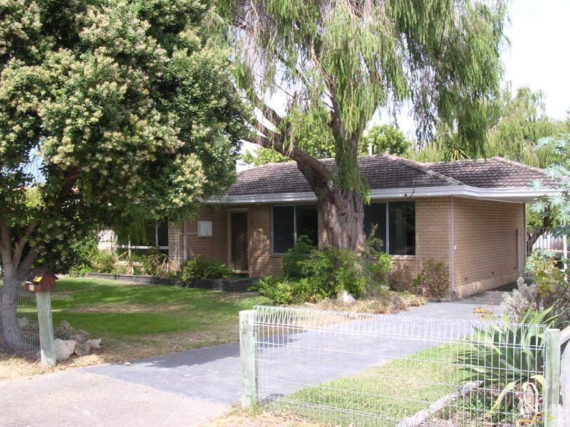 25 Biscayne Street, Safety Bay WA 6169