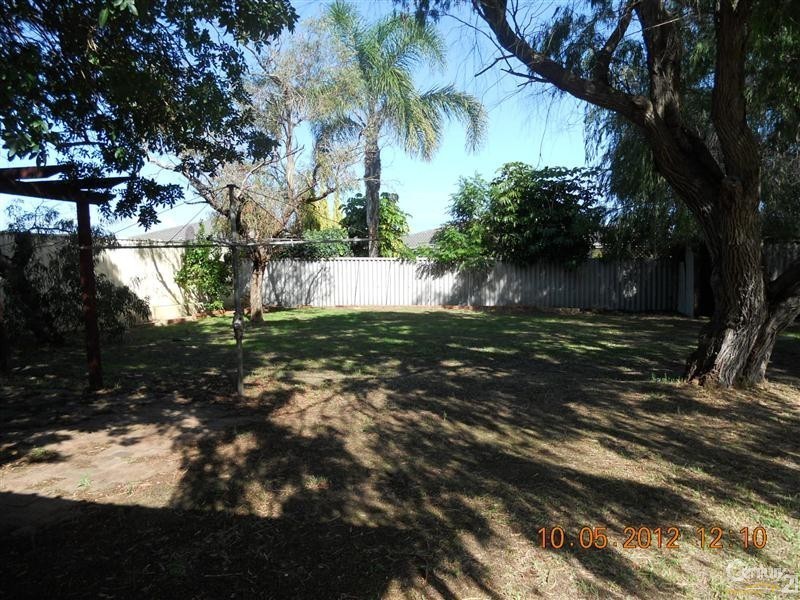 25 Biscayne Street, Safety Bay WA 6169