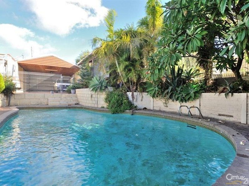 93  Fendam Street, Warnbro WA 6169