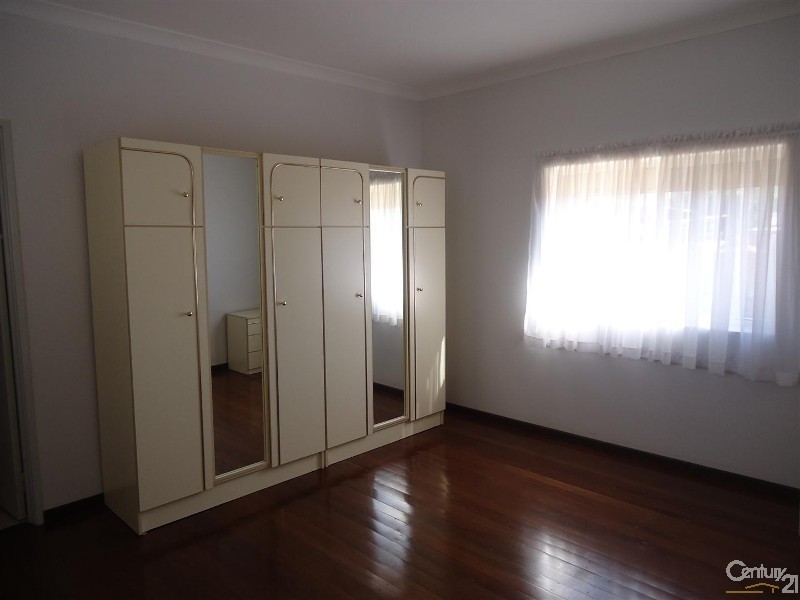 8 May Street, Rockingham WA 6168