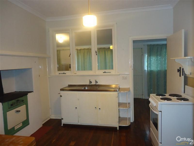 16 Carlisle Street, Shoalwater WA 6169