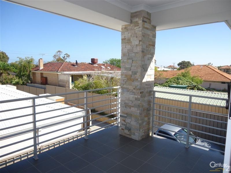 3/137 Kent Street, Rockingham WA 6168