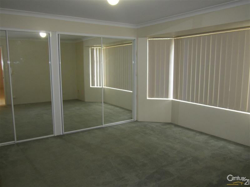 10 Kingston Way, Safety Bay WA 6169