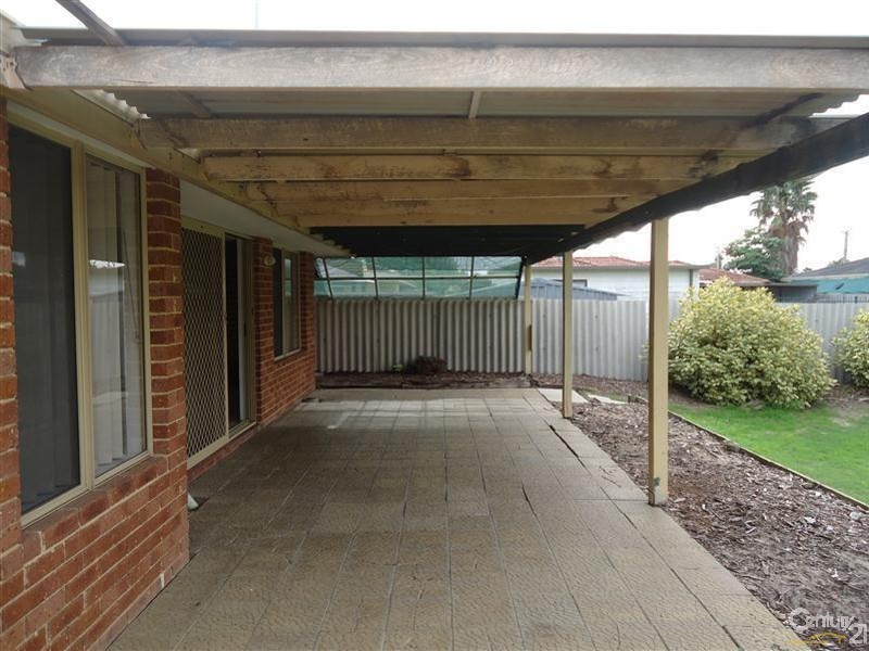 21 Lynda Crescent, Cooloongup WA 6168