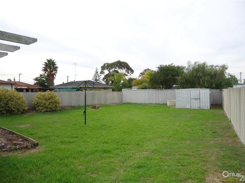 21 Lynda Crescent, Cooloongup WA 6168