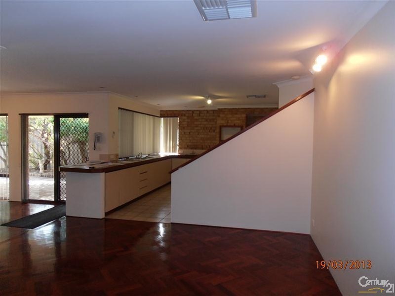 521 Safety Bay Road, Waikiki WA 6169