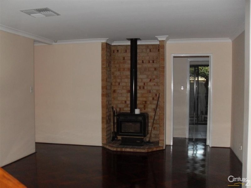 521 Safety Bay Road, Waikiki WA 6169