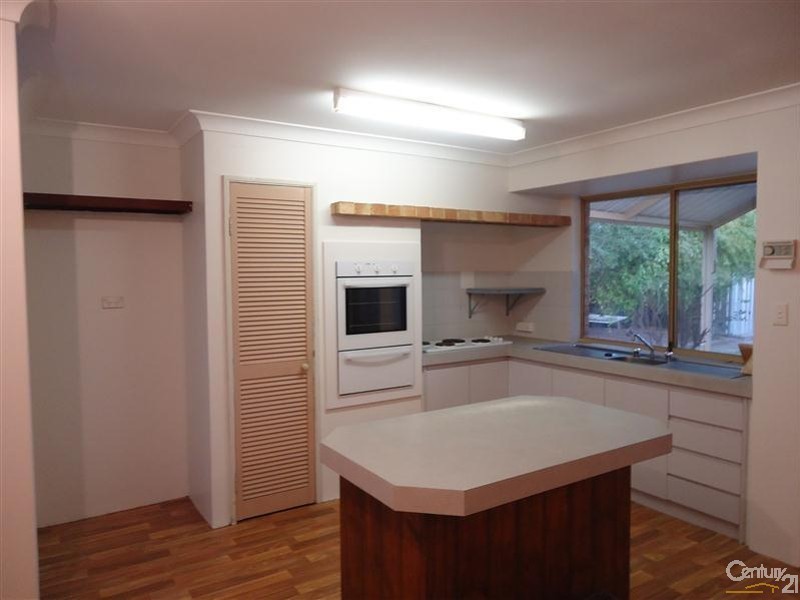 44 Rand Avenue, Waikiki WA 6169