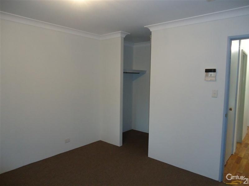 44 Rand Avenue, Waikiki WA 6169