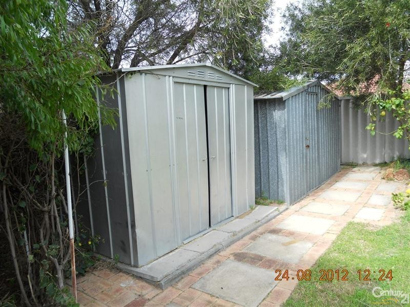 44 Rand Avenue, Waikiki WA 6169