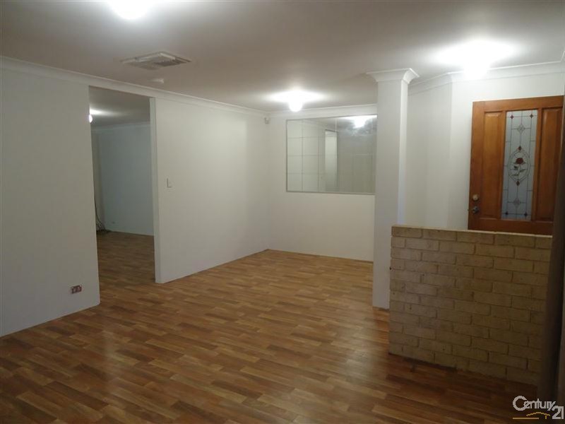 44 Rand Avenue, Waikiki WA 6169