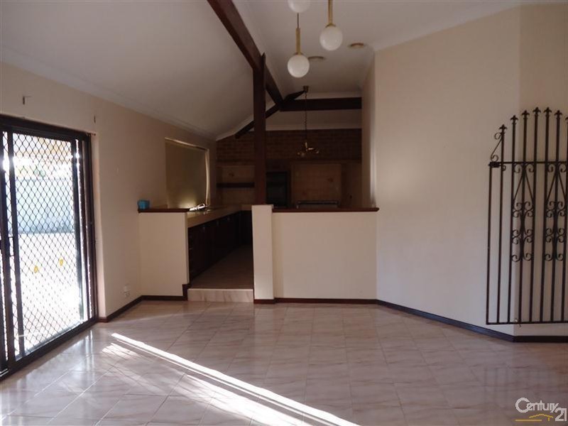 23 Barbrook Way, Warnbro WA 6169