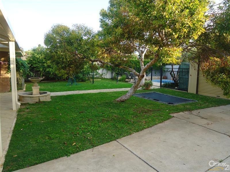 23 Barbrook Way, Warnbro WA 6169