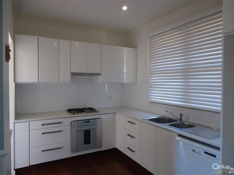 28 Grover Way, Medina WA 6167