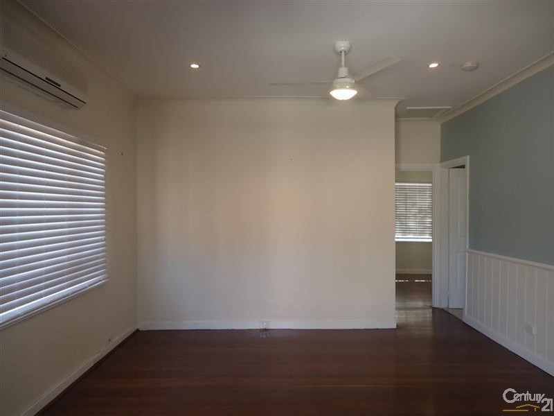 28 Grover Way, Medina WA 6167