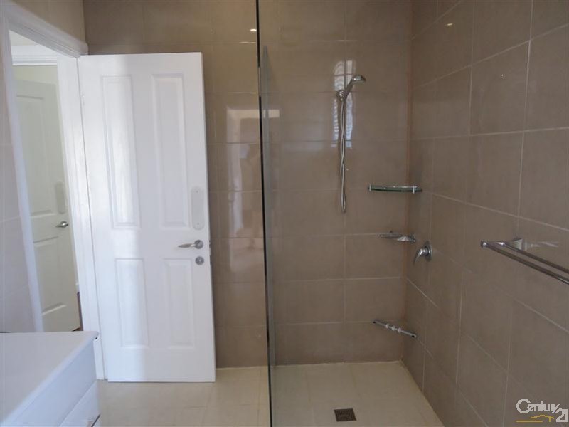 28 Grover Way, Medina WA 6167