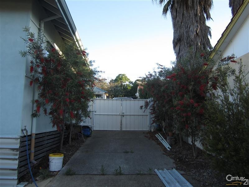 28 Grover Way, Medina WA 6167