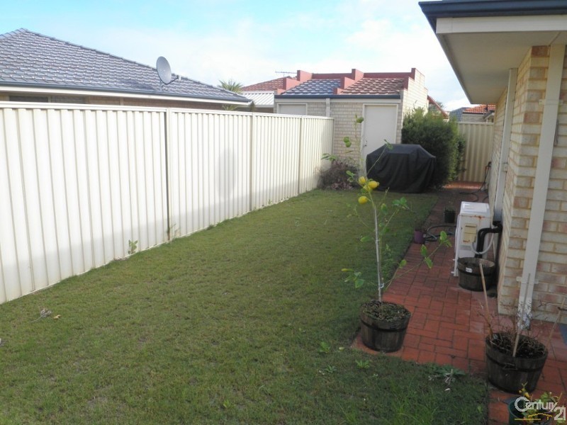 77 Montoro Drive, Port Kennedy WA 6172
