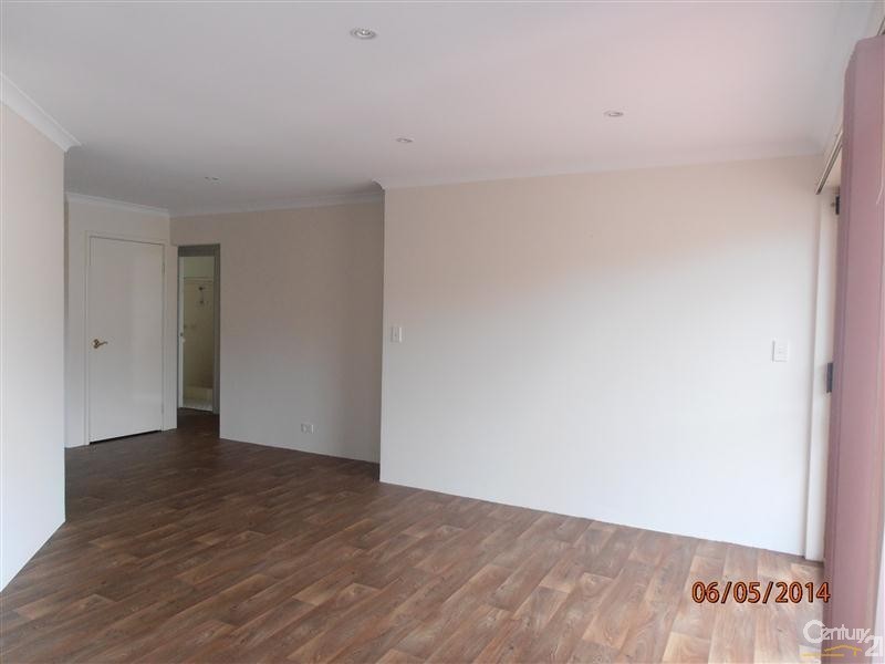 8/4 Dowling Street, Rockingham WA 6168