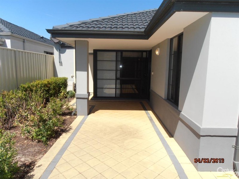 13/36 Epsilon Drive, Rockingham WA 6168