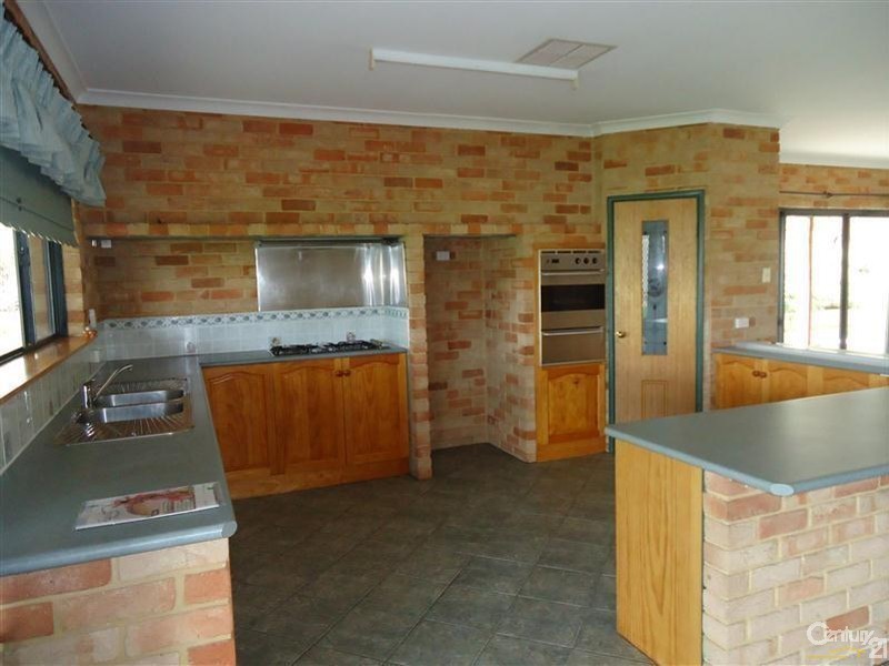 5 Braddock Road, Wellard WA 6170