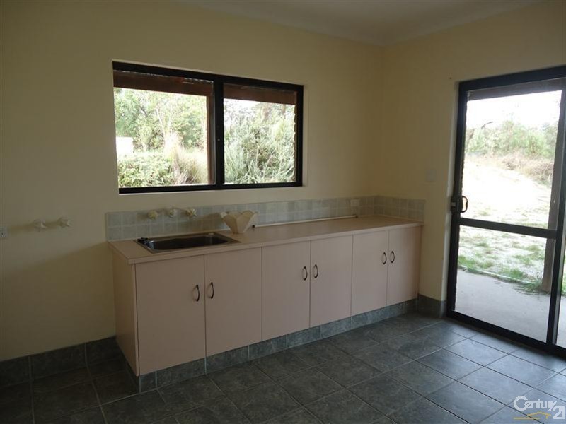 5 Braddock Road, Wellard WA 6170