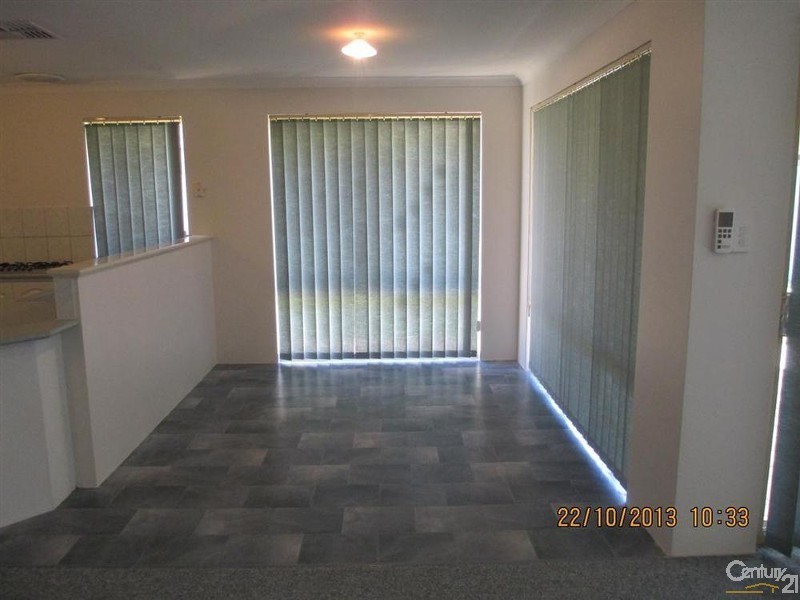 18 Morfontaine Parade, Port Kennedy WA 6172