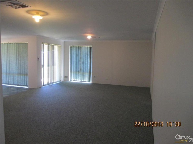 18 Morfontaine Parade, Port Kennedy WA 6172