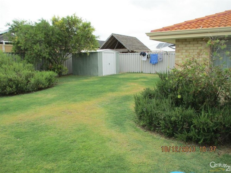 18 Morfontaine Parade, Port Kennedy WA 6172