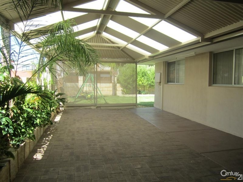 103 Safety Bay Road, Shoalwater WA 6169