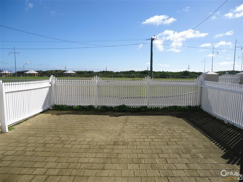 1/101 Rockingham Beach Road, Rockingham WA 6168