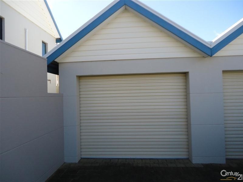 1/101 Rockingham Beach Road, Rockingham WA 6168