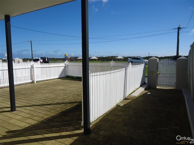 1/101 Rockingham Beach Road, Rockingham WA 6168