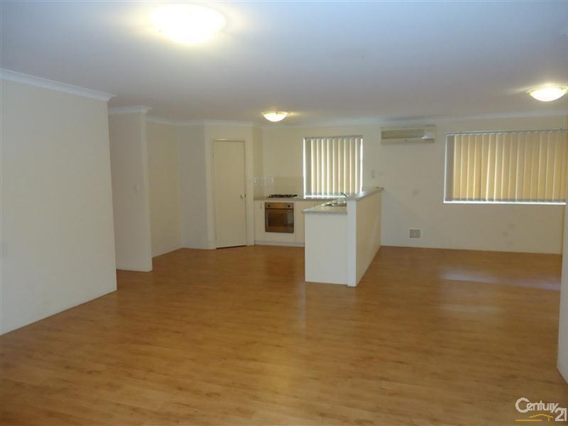 106 San Sebastian Boulevard, Port Kennedy WA 6172