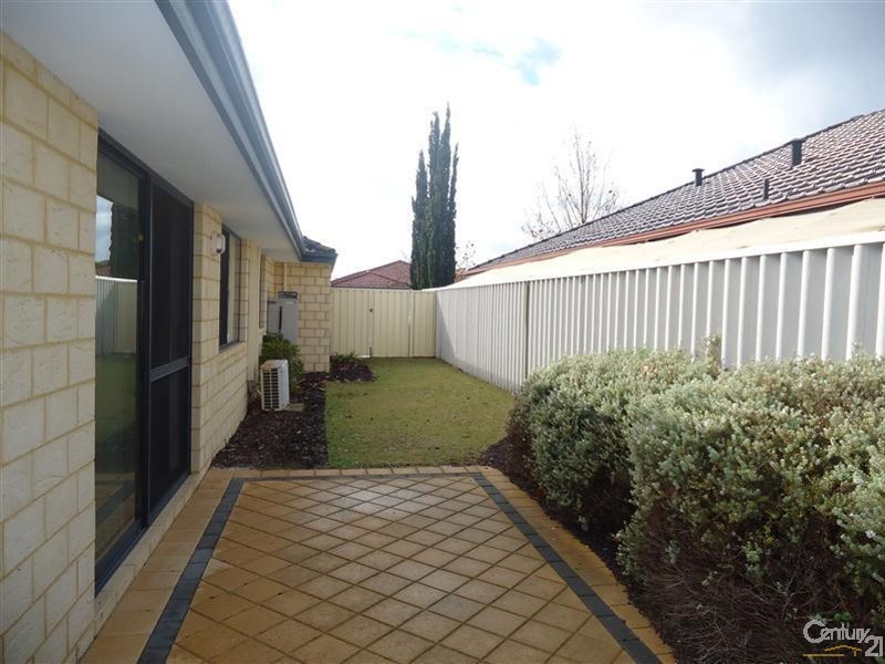 106 San Sebastian Boulevard, Port Kennedy WA 6172